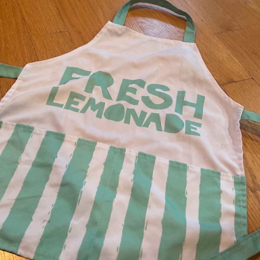 Apron     - Picture 2 of 2